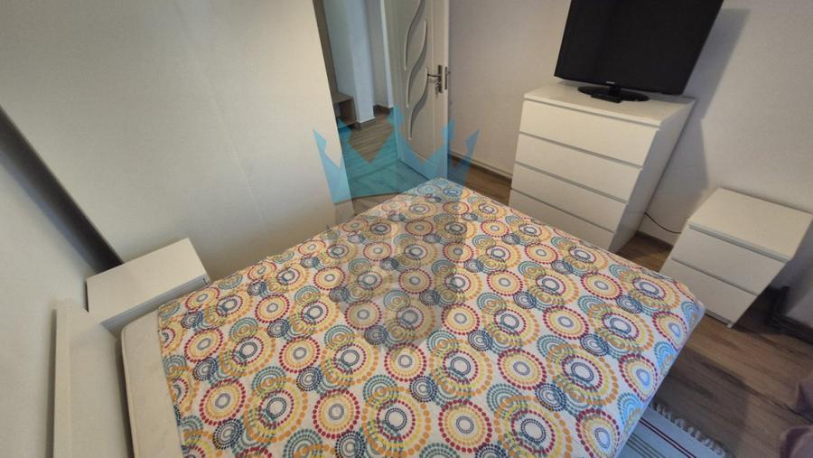Apartament cu 4 camere semidecomandat în Rahova