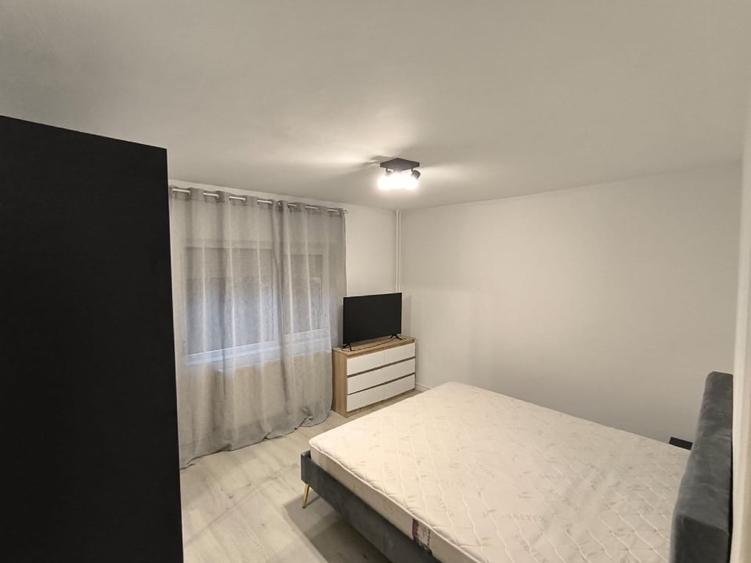 Apartament cu 3 camere decomandat, mobilat în 13 Septembrie