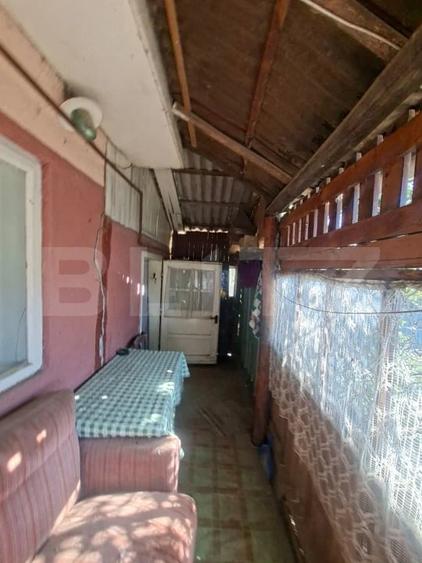 Casă cu Teren 885 Mp în Văleni