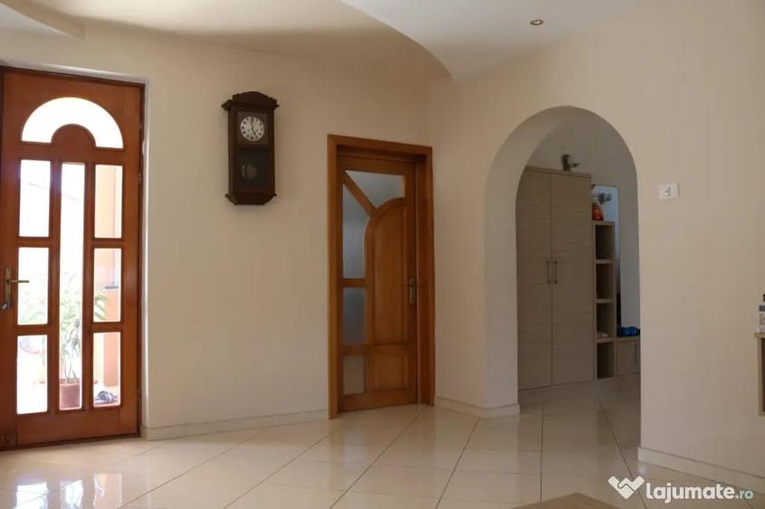 Casă cu 7 camere în Obor