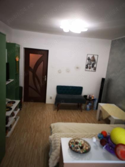 Apartament cu 3 camere decomandat în Vest