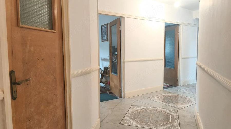 Apartament cu 4 camere decomandat în Ultracentral