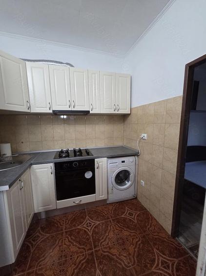 Garsonieră decomandată în Micro 40