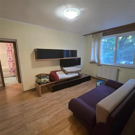 Apartament cu 2 camere semidecomandat în Piața Unirii