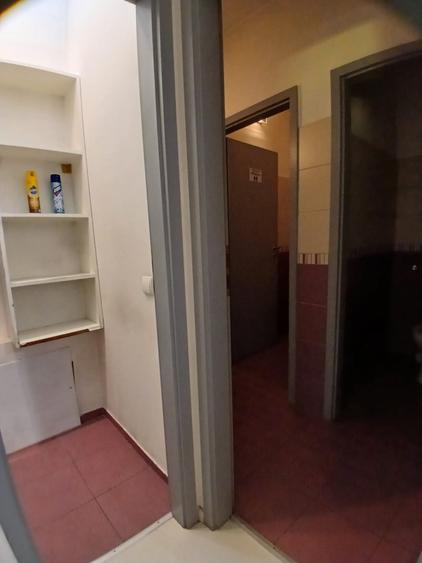 Casă individuală cu 6 camere cu Canalizare în Central