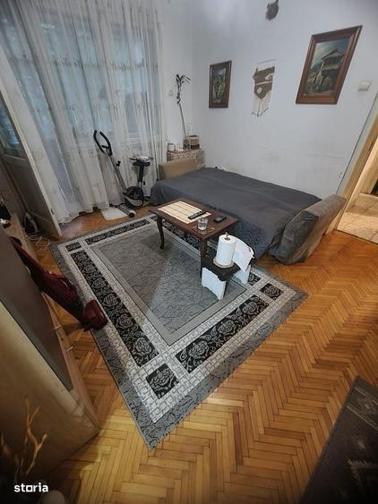 Apartament cu 2 camere semidecomandat în Podul de Piatră