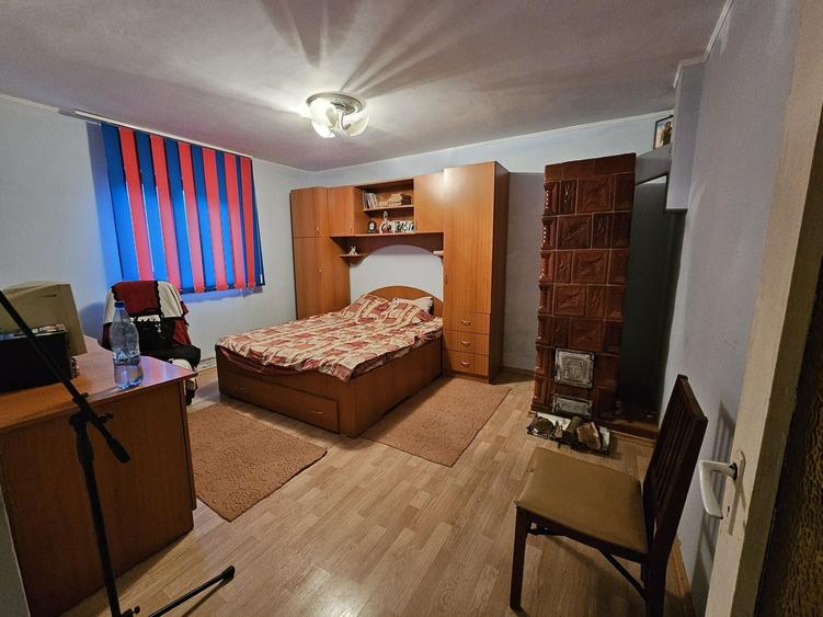 Casă cu 4 camere cu Teren 500 Mp în Central