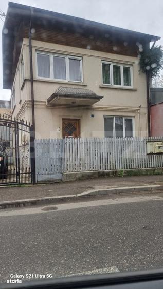 Casă cu 3 camere în Central
