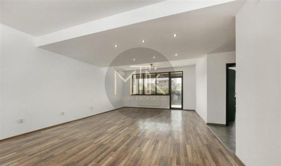 Duplex cu 4 camere cu Piscina în Aviației