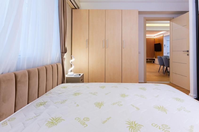 Apartament cu 3 camere semidecomandat în Herăstrău