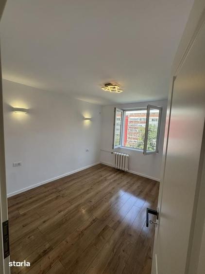 Apartament cu 3 camere decomandat în Ștefan cel Mare