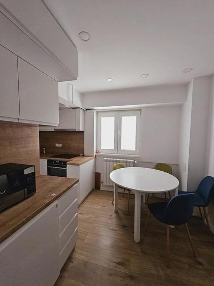 Apartament cu 3 camere decomandat în Muncii