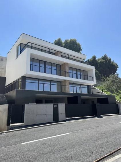 Duplex cu 4 camere cu Canalizare în Europa
