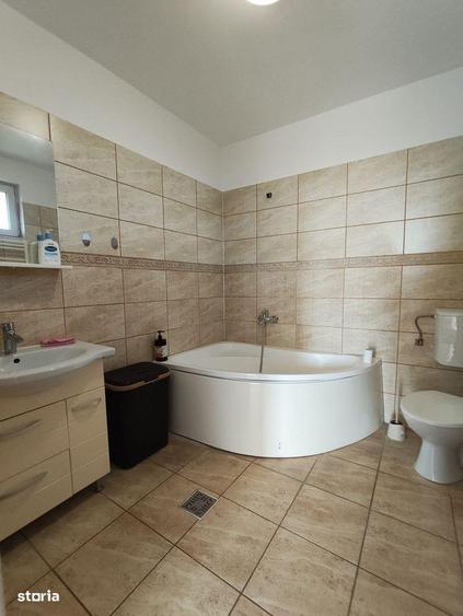 Casă cu 4 camere cu Teren 560 Mp în Joița