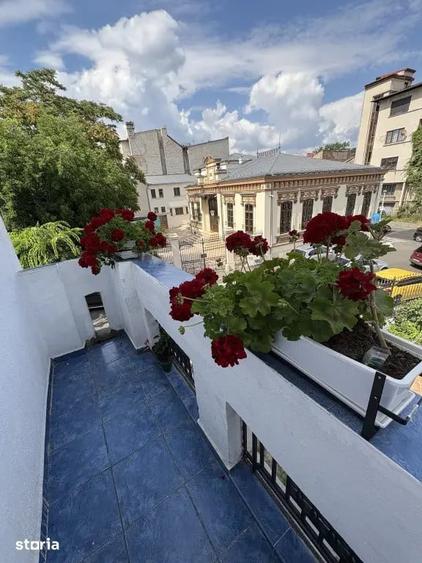 Apartament cu 4 camere decomandat în Unirii