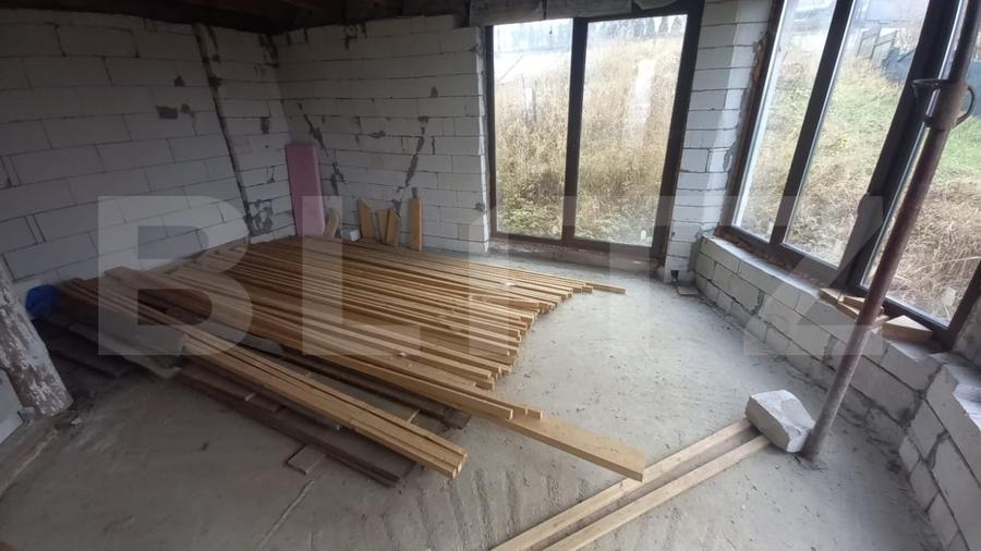 Casă individuală cu 6 camere cu Canalizare în Baciu