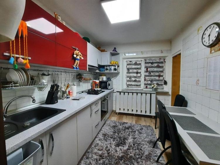 Apartament cu 3 camere decomandat, mobilat în 13 Septembrie