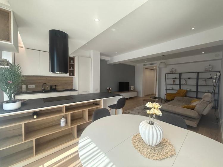 Apartament cu 3 camere decomandat, mobilat în Floreasca