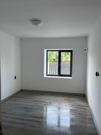 Casă cu 4 camere cu Teren 738 Mp în Șimand