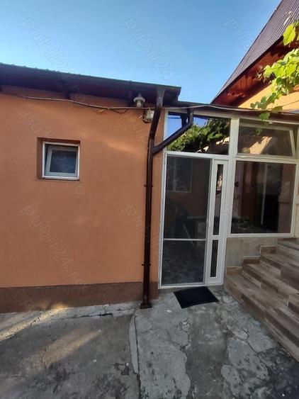 Casă cu 3 camere cu Teren 200 Mp în Central
