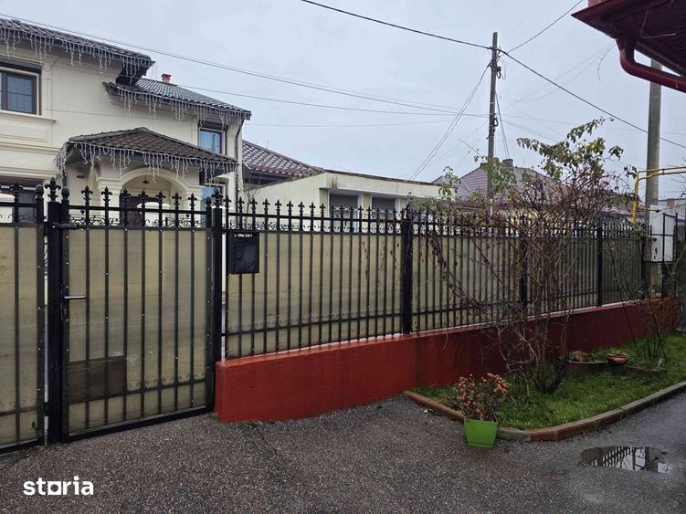 Casă cu 4 camere cu Teren 560 Mp în 1 Mai