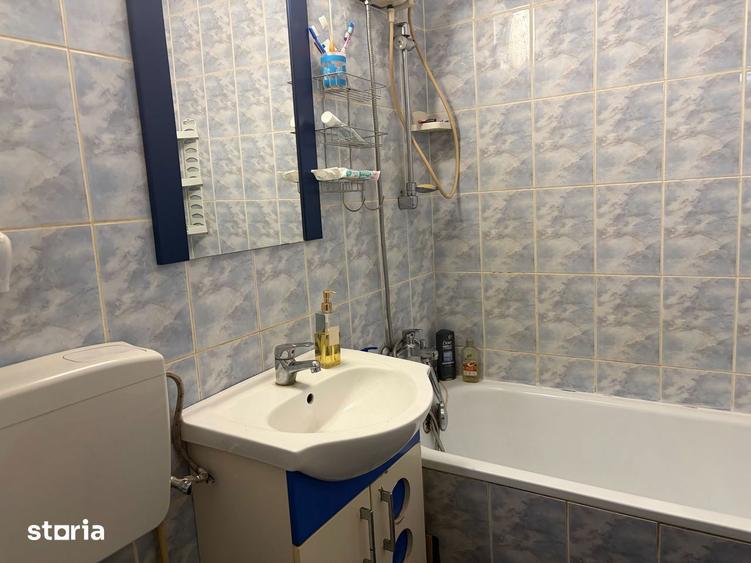 Apartament cu 3 camere semidecomandat, mobilat în Berceni — fotografia 3