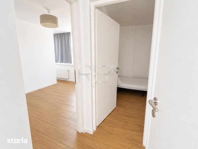 Apartament cu 3 camere semidecomandat în Rahova