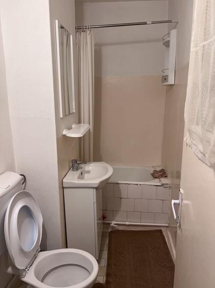 Garsonieră decomandată în Lacu
