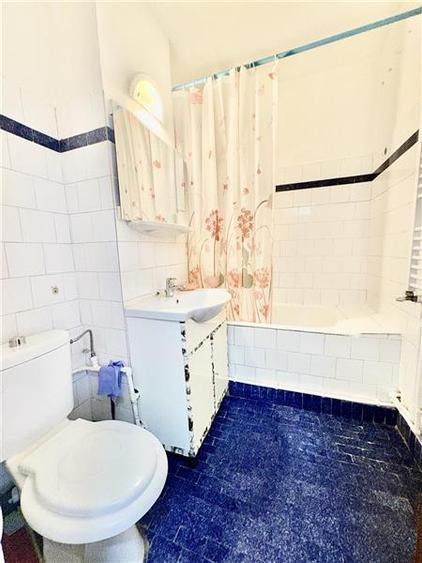 Apartament cu 2 camere decomandat, mobilat în Casa de Cultură