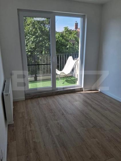 Apartament cu 3 camere decomandat, mobilat în Central
