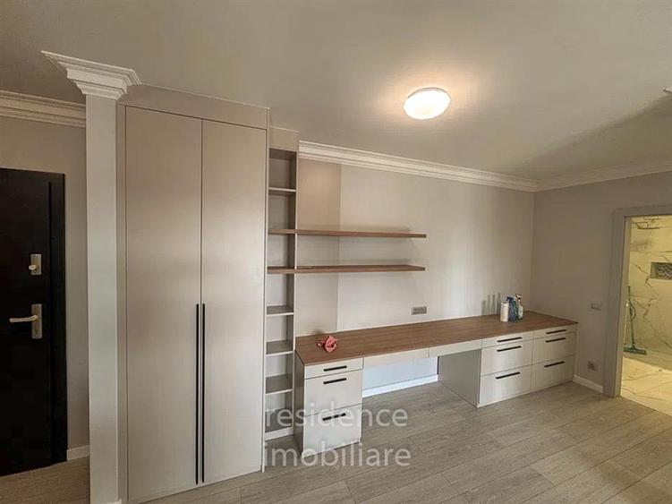 Apartament cu 3 camere semidecomandat în Iris