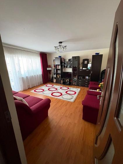 Apartament cu 3 camere decomandat în Autogară