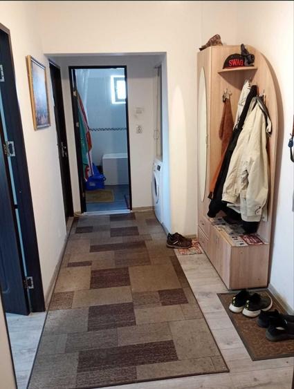 Apartament cu 2 camere decomandat în Petros