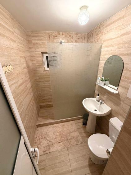 Apartament cu 2 camere decomandat, mobilat în Dacia
