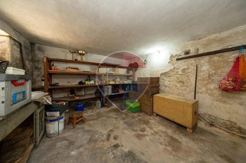Casă cu 3 camere cu Teren 369 Mp în 13 Decembrie