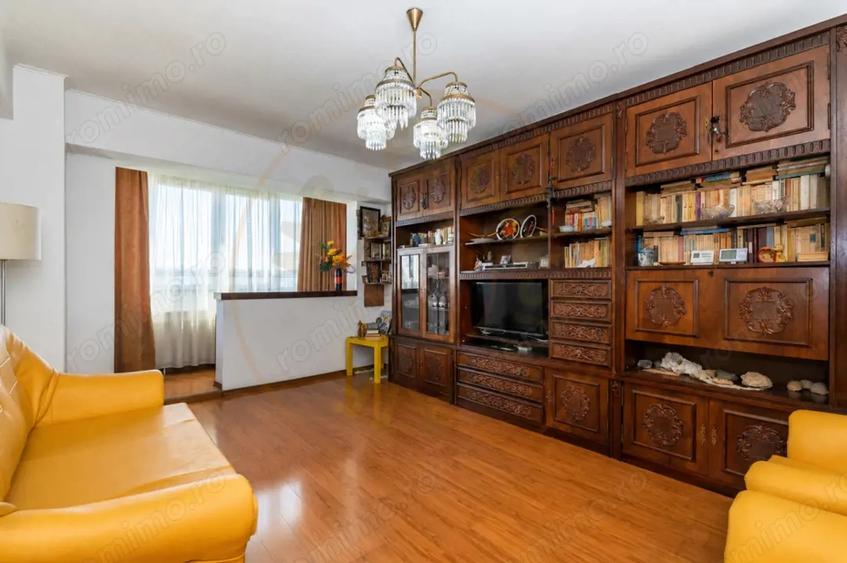 Apartament cu 3 camere decomandat, mobilat în Ultracentral