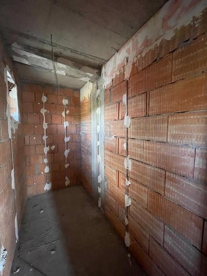 Apartament cu 2 camere semidecomandat în Independenței