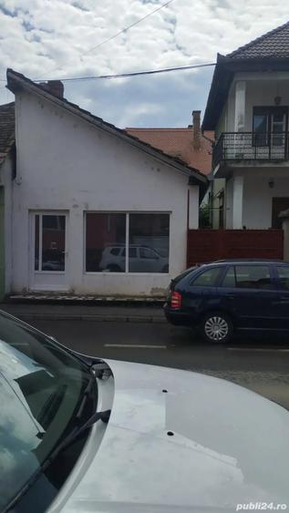 Casă cu 5 camere cu Teren 196 Mp în Central