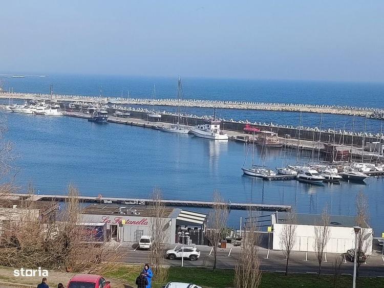 Apartament cu 3 camere decomandat în Peninsula