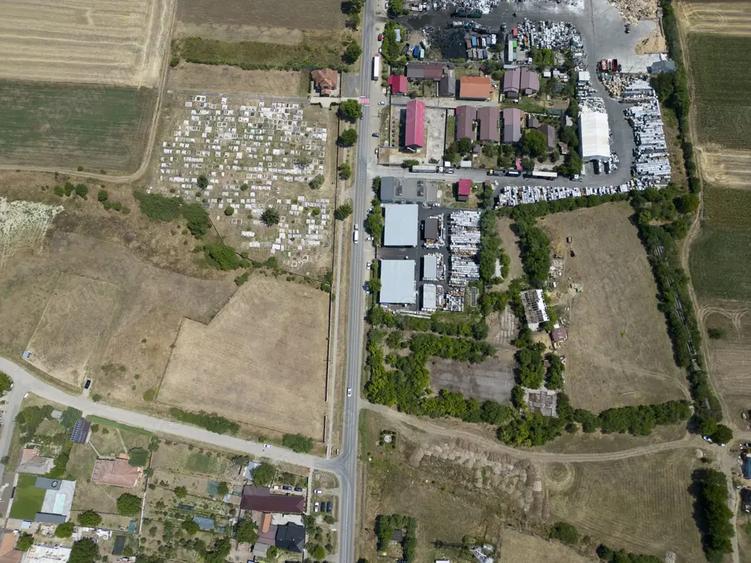 Teren de 6005 mp, în Zădăreni