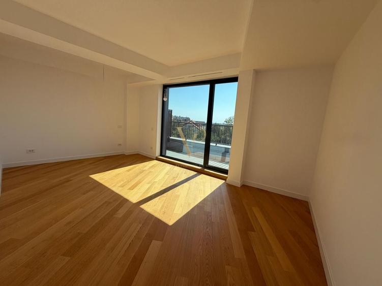 Apartament cu 4 camere decomandat, mobilat în Pipera
