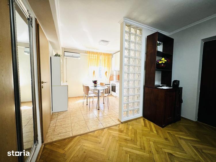 Apartament cu 4 camere în Aradului