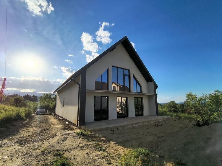 Casă cu 4 camere în Bran