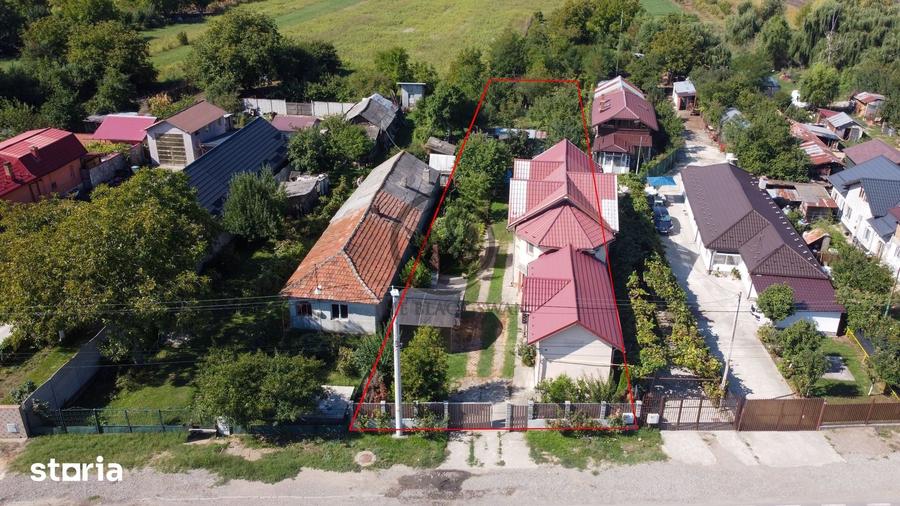 Casă cu 9 camere cu Teren 1048 Mp în Bărcănești
