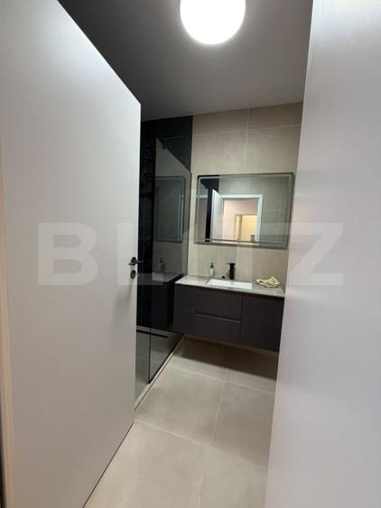 Apartament cu 2 camere semidecomandat, mobilat în Florești