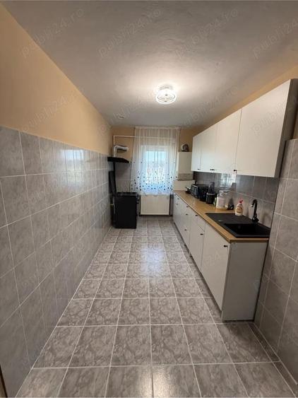 Apartament cu 3 camere decomandat în Lipovei