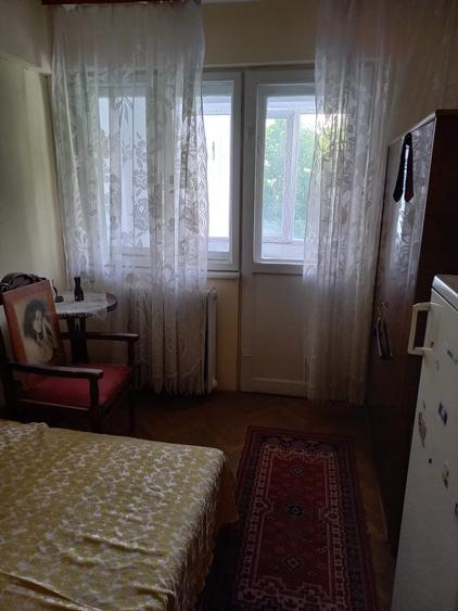 Apartament cu 4 camere decomandat în Ultracentral