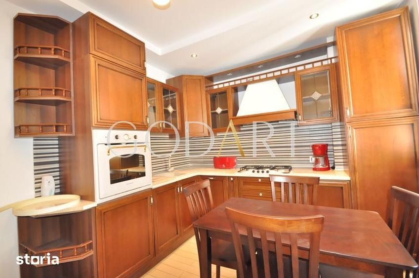Apartament cu 3 camere, mobilat în Aviatorilor