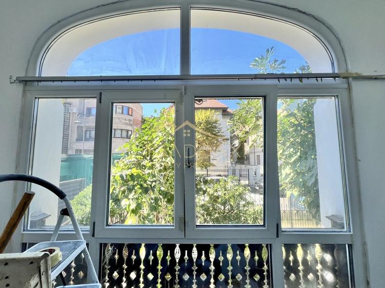 Casă individuală cu 6 camere cu Canalizare în Capitale