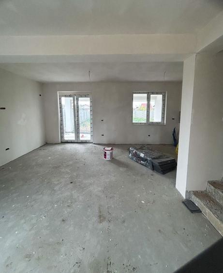 Apartament cu 5 camere decomandat în Urseni